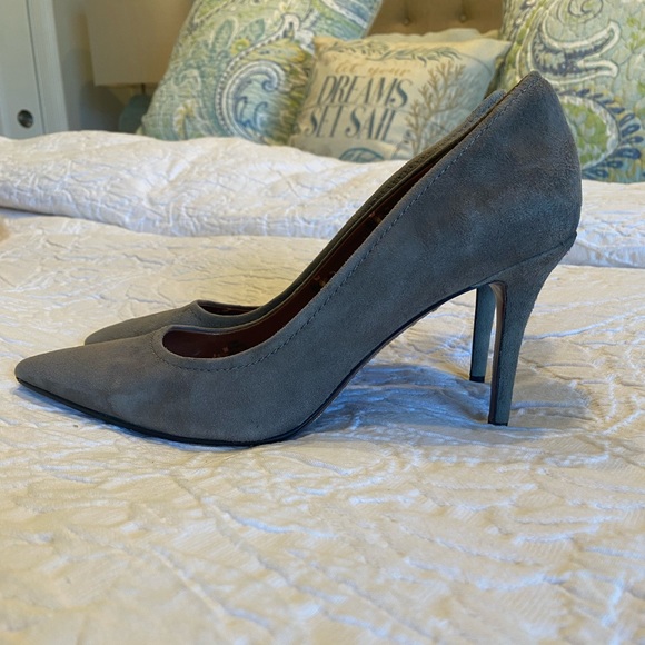 COACH Gray Suede Pumps, Size 9. - Picture 3 of 10